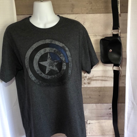 Marvel Tops - ⬇️$15 Marvel Vintage Style Captain America Tee